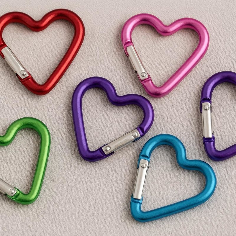 Cute Heart Shaped Aluminum Carabiners Colorful Novelty Key Clips Decorative Hanging Buckles For Girls Backpack Purse Accessory